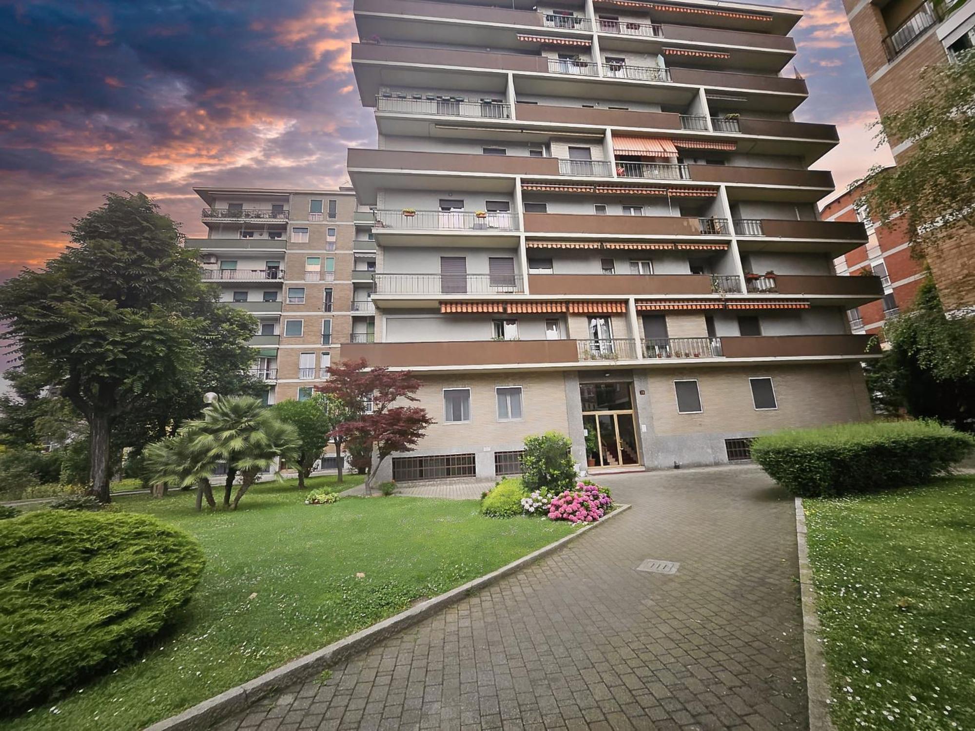 Hbhall Linate Apartment Milão Exterior foto